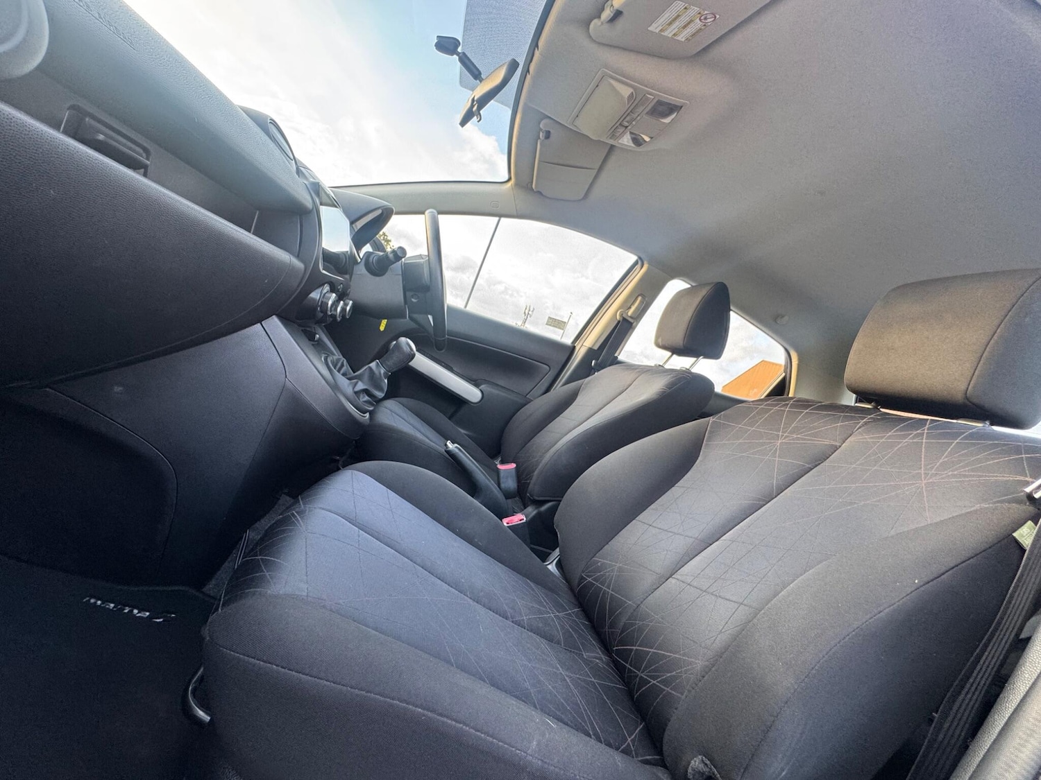 Used Mazda Mazda2 2011 for sale - 76136065: Photo 32