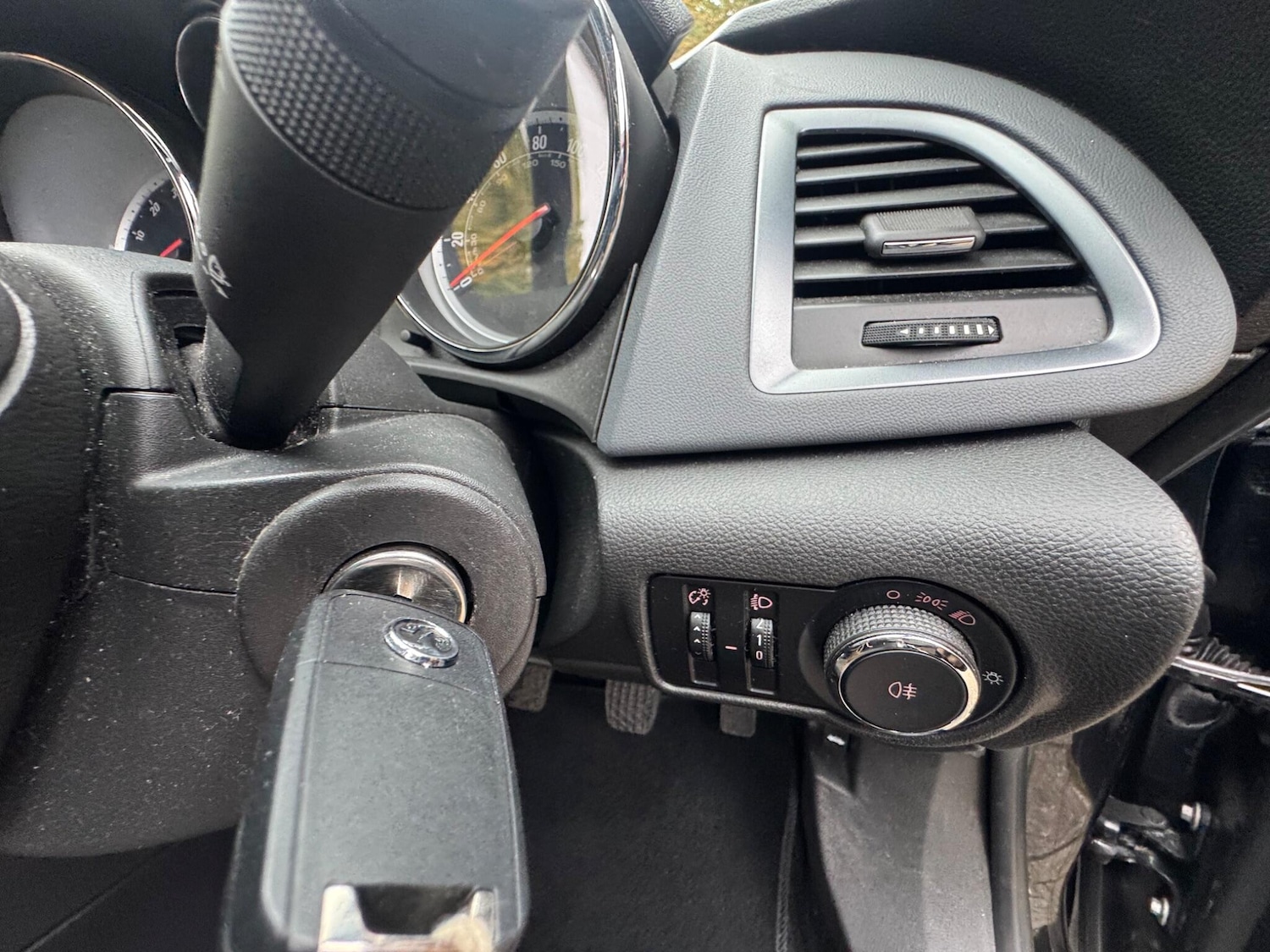 Used Vauxhall Astra GTC 2012 for sale - 76307427: Photo 31