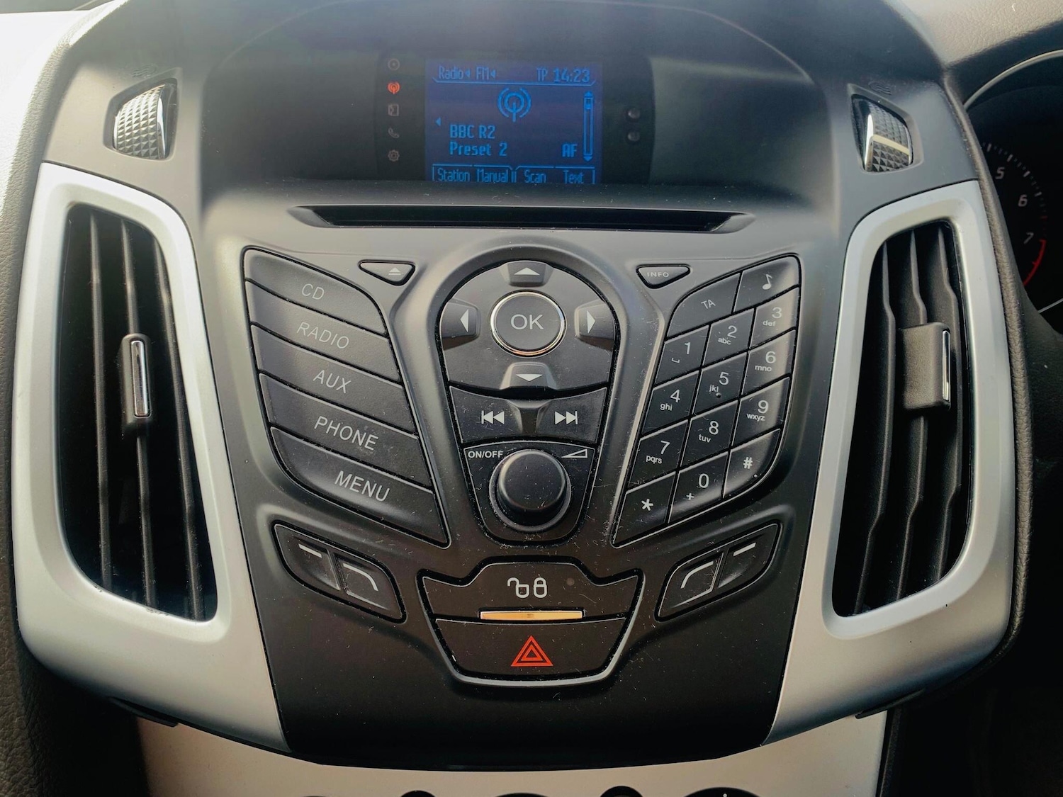 Used Ford Focus 2011 for sale - 76370957: Photo 34