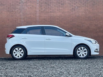 Used Hyundai i20 2015 for sale - 75904856: Photo