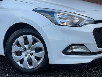 Used Hyundai i20 2015 for sale - 75904856: Photo
