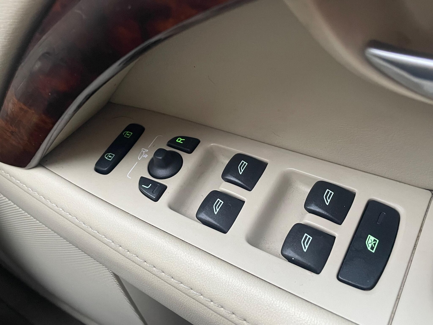 Used Volvo V70 2011 for sale - 77029614: Photo 14