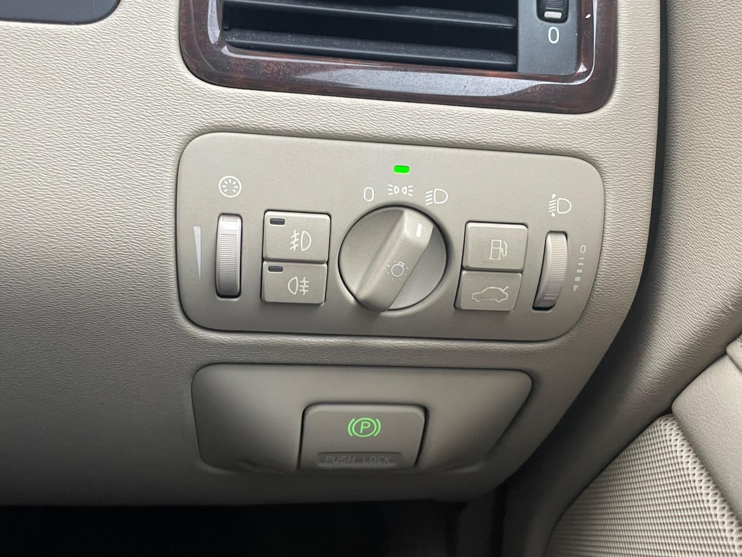 Used Volvo V70 2011 for sale - 77029614: Photo 20