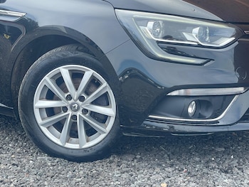 Used Renault Megane 2017 for sale - 75492797: Photo
