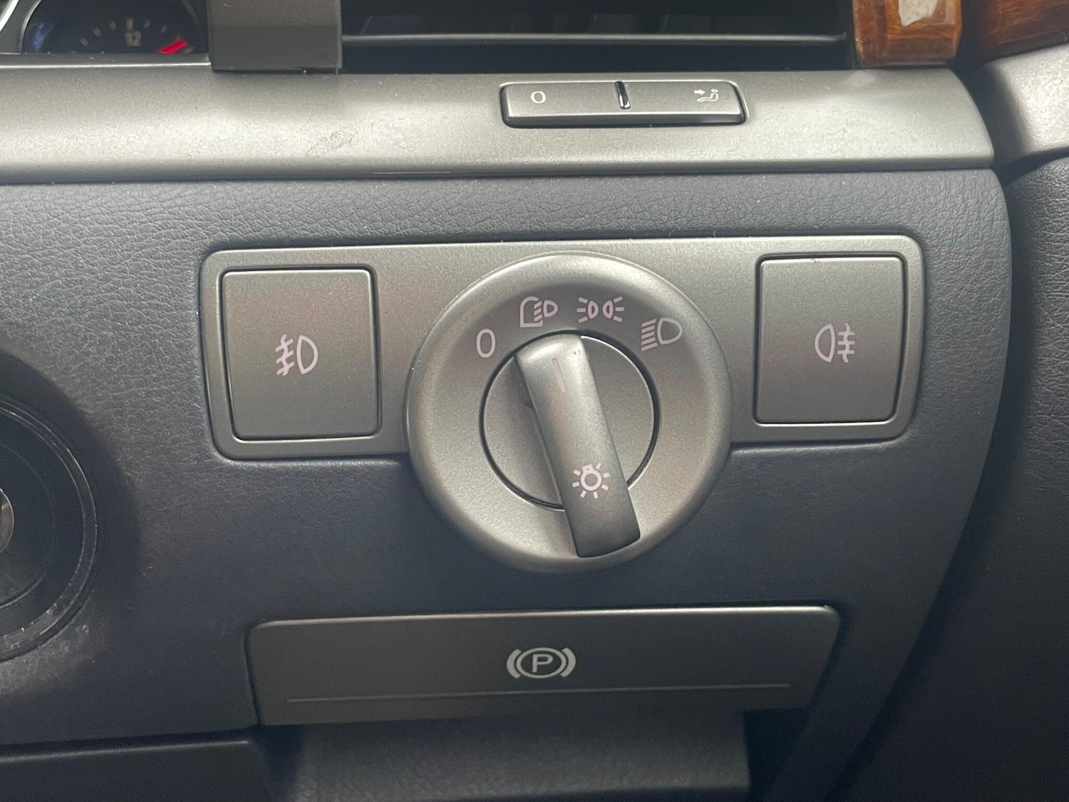 Used Volkswagen Phaeton for sale - 77238545: Photo 15