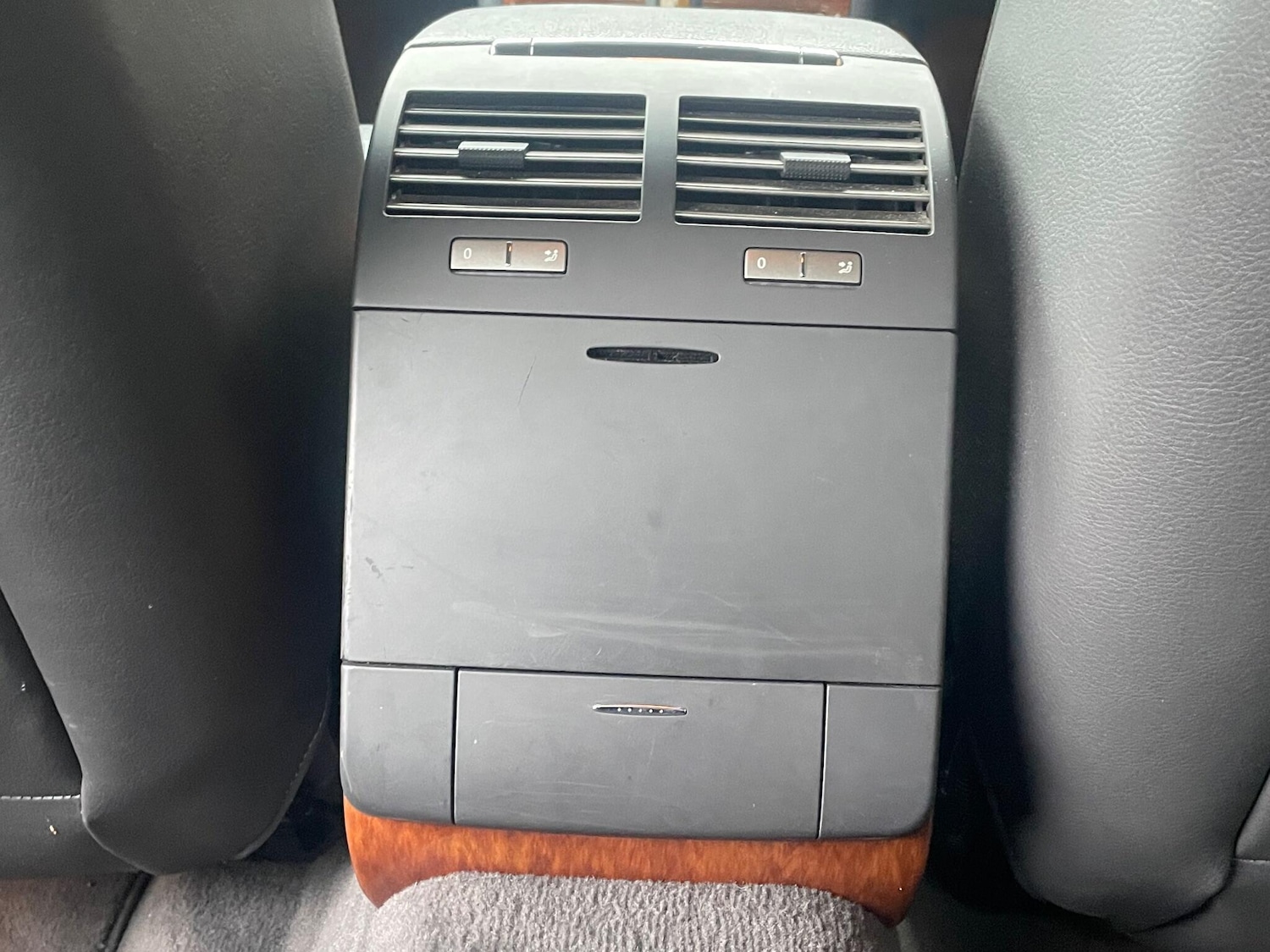 Used Volkswagen Phaeton for sale - 77238545: Photo 36