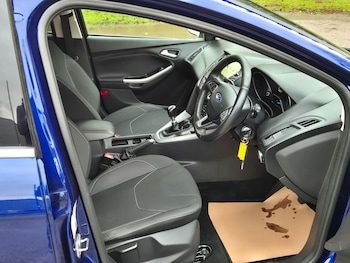 Used Ford Focus 2017 for sale - 77279660: Photo