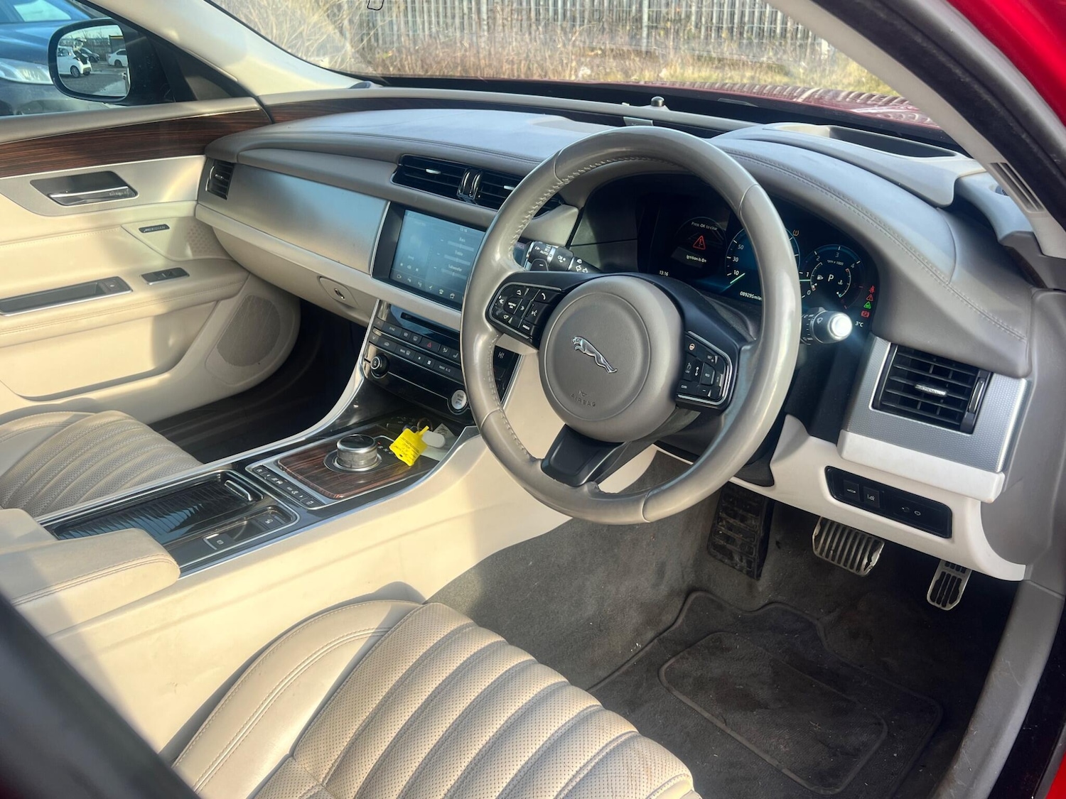 Used Jaguar XF 2016 for sale - 77190560: Photo 3