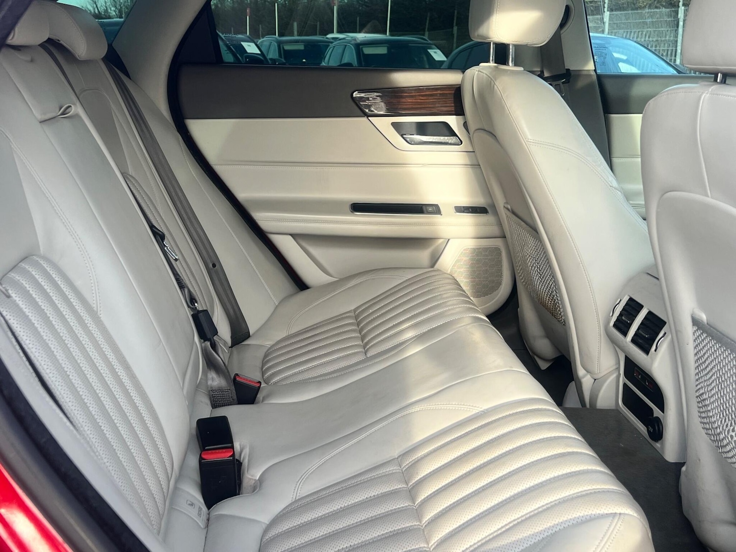 Used Jaguar XF 2016 for sale - 77190560: Photo 9