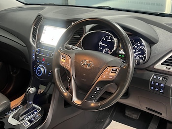 Used Hyundai Santa Fe 2017 for sale - 75669825: Photo