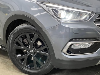 Used Hyundai Santa Fe 2017 for sale - 75669825: Photo