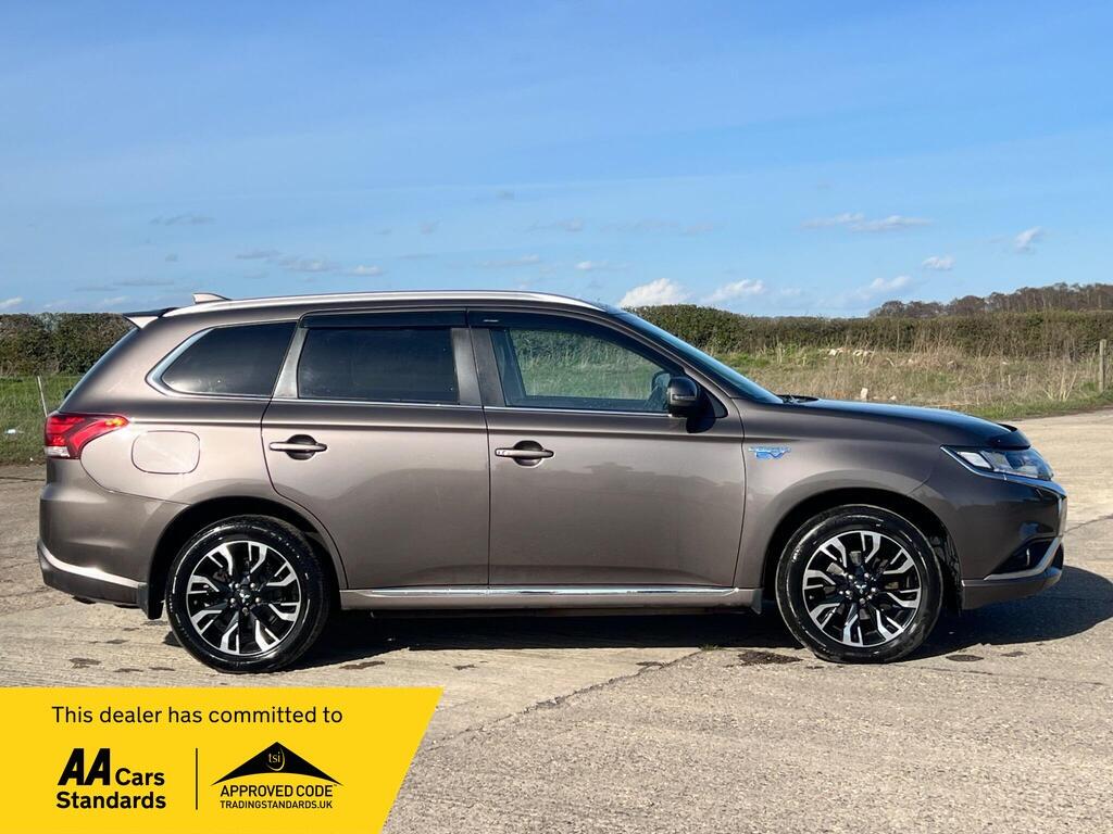 Used Mitsubishi Outlander 2017 for sale - 78115256: Photo 2