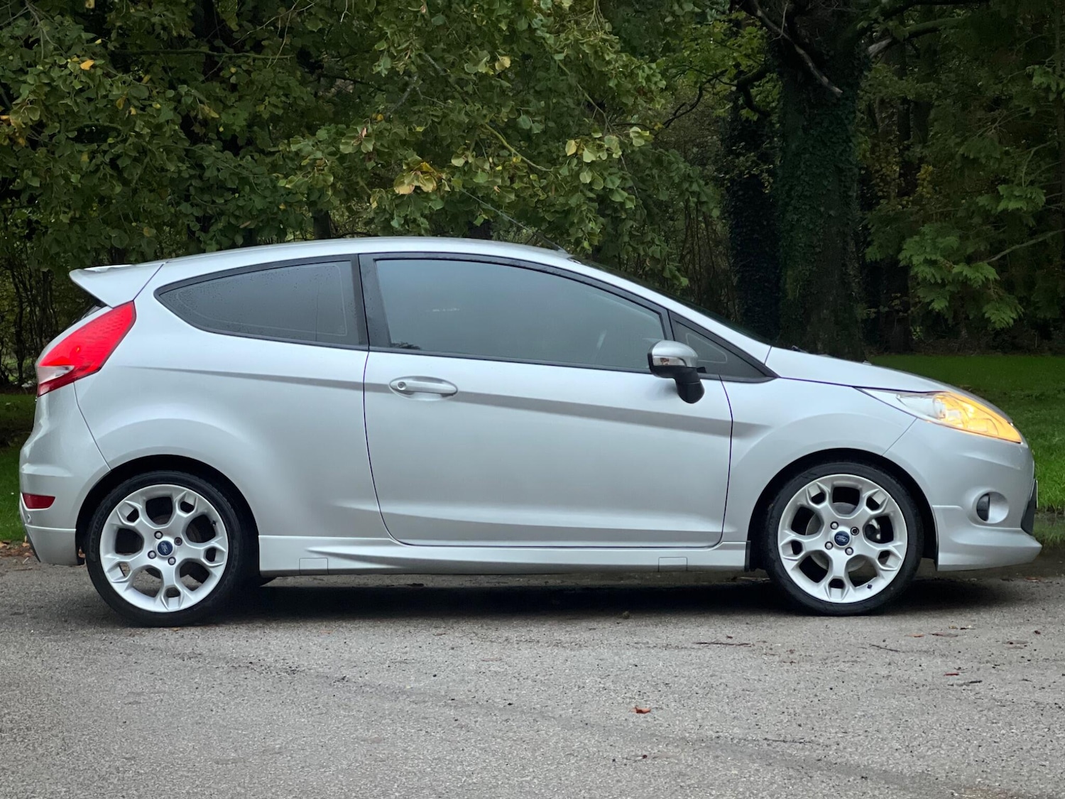 Used Ford Fiesta 2011 for sale - 76325891: Photo 2