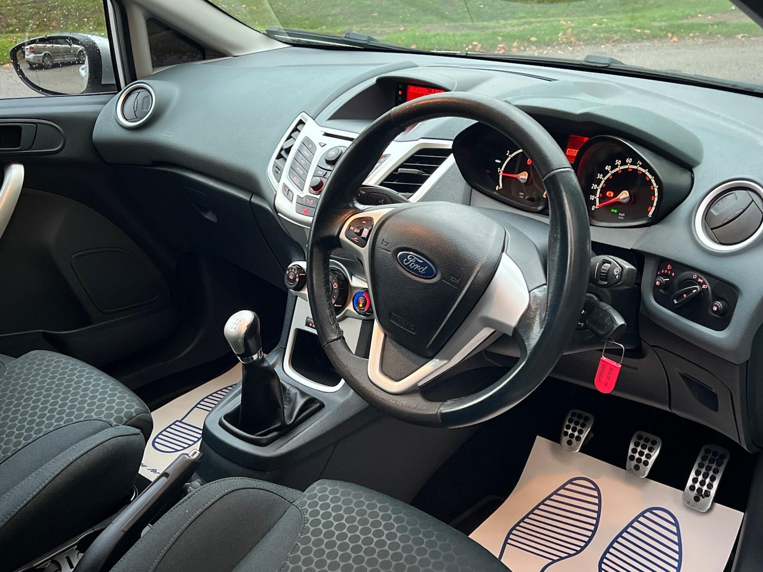 Used Ford Fiesta 2011 for sale - 76325891: Photo 3