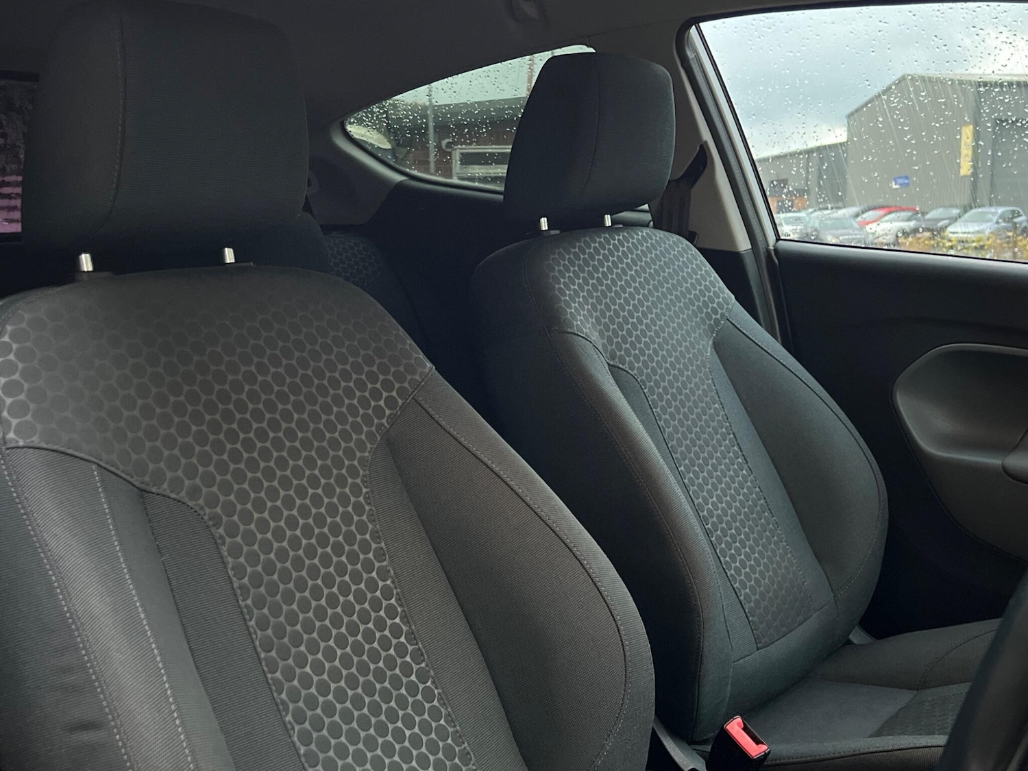 Used Ford Fiesta 2011 for sale - 76325891: Photo 8