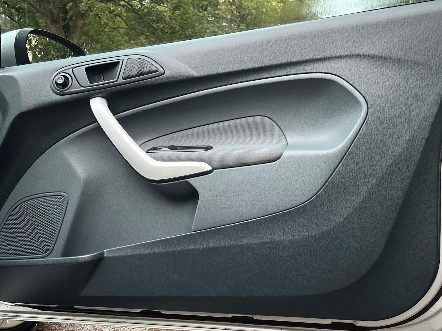 Used Ford Fiesta 2011 for sale - 76325891: Photo 9