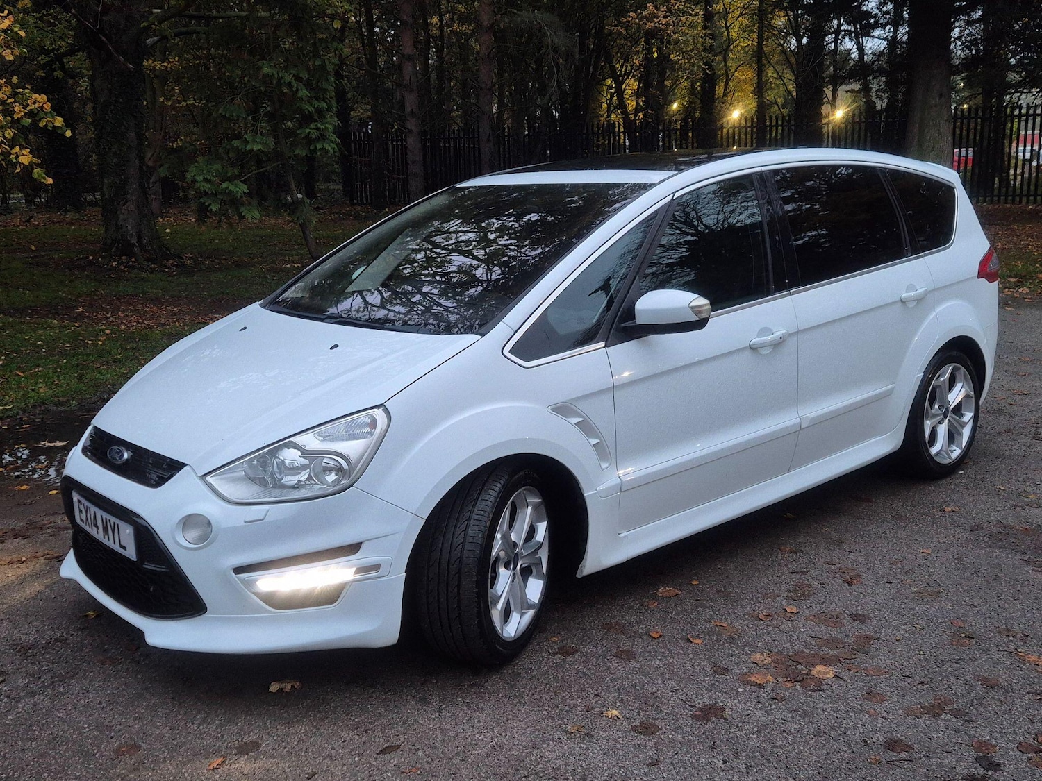 Used Ford S-Max 2014 for sale - 76513471: Photo 12