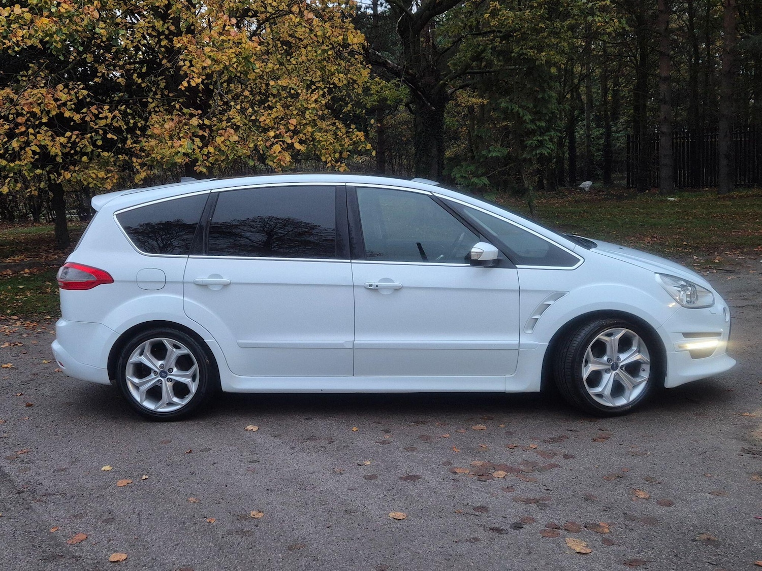 Used Ford S-Max 2014 for sale - 76513471: Photo 4