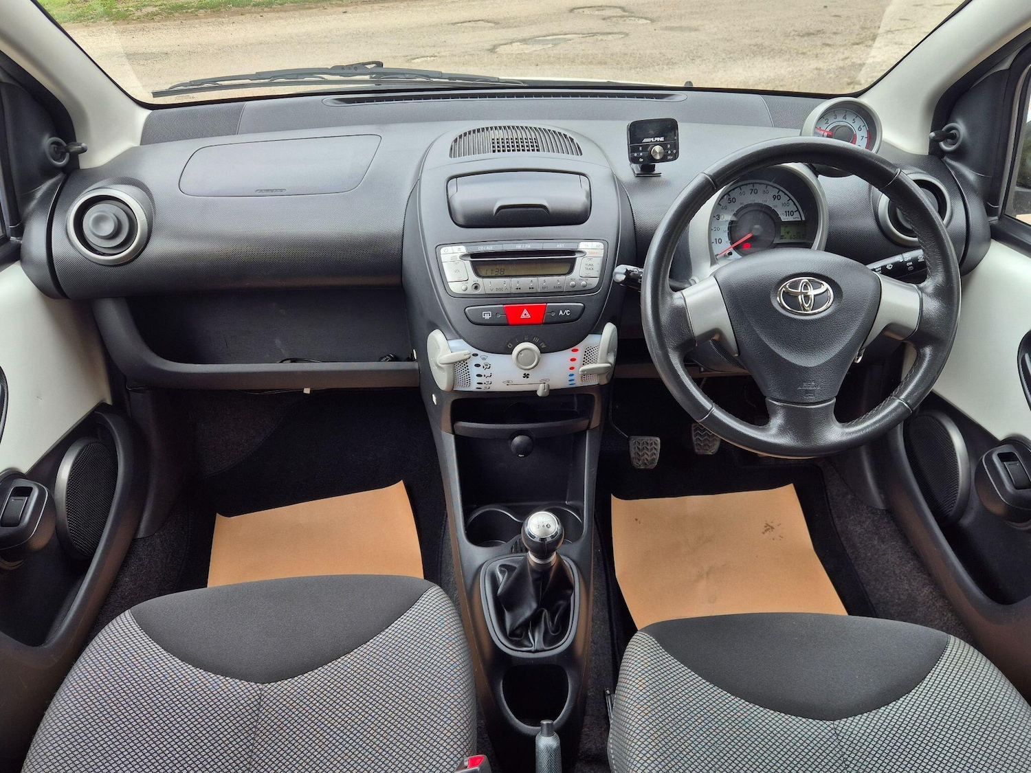 Used Toyota AYGO 2014 for sale - 77853610: Photo 31