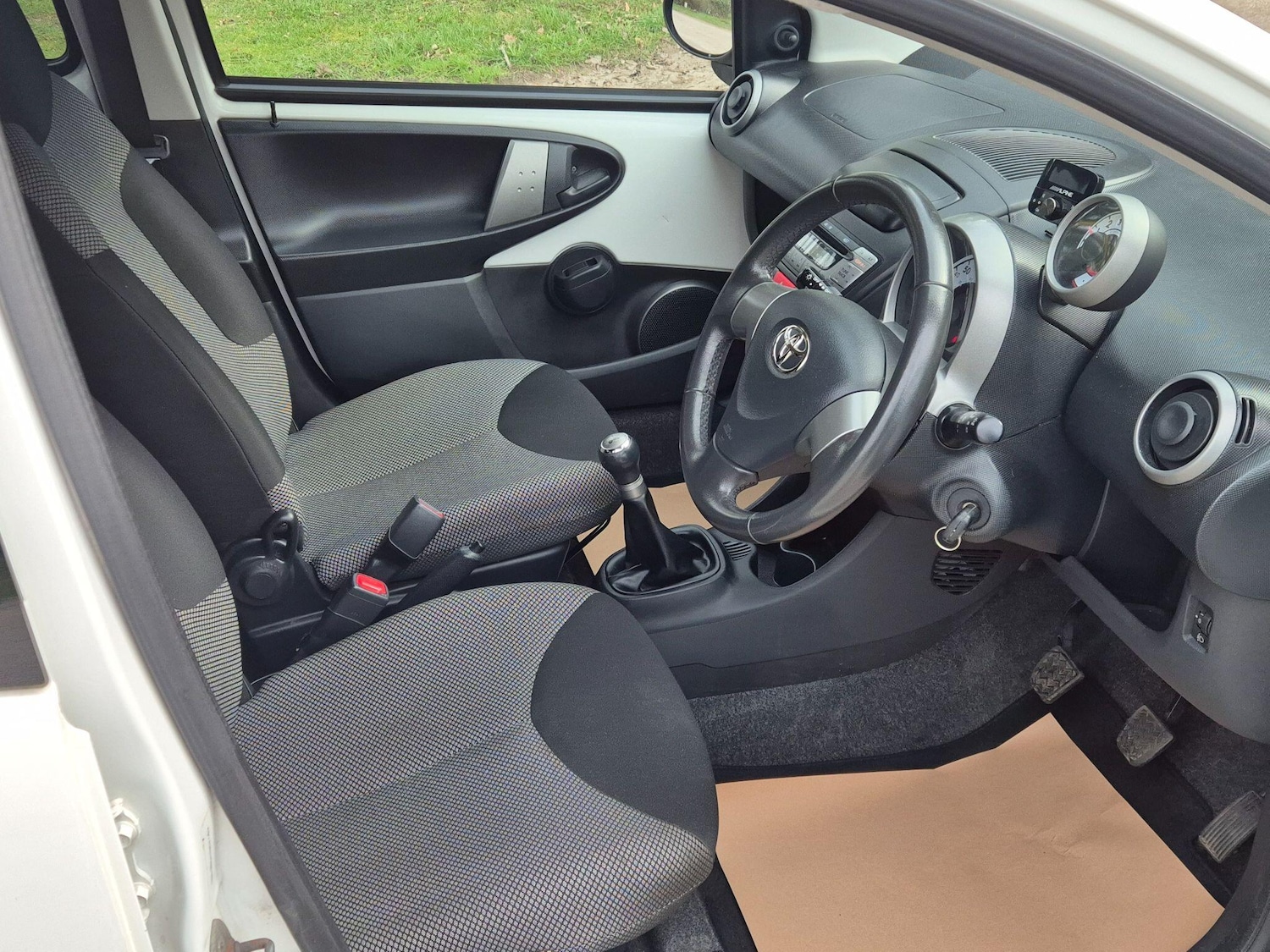 Used Toyota AYGO 2014 for sale - 77853610: Photo 4