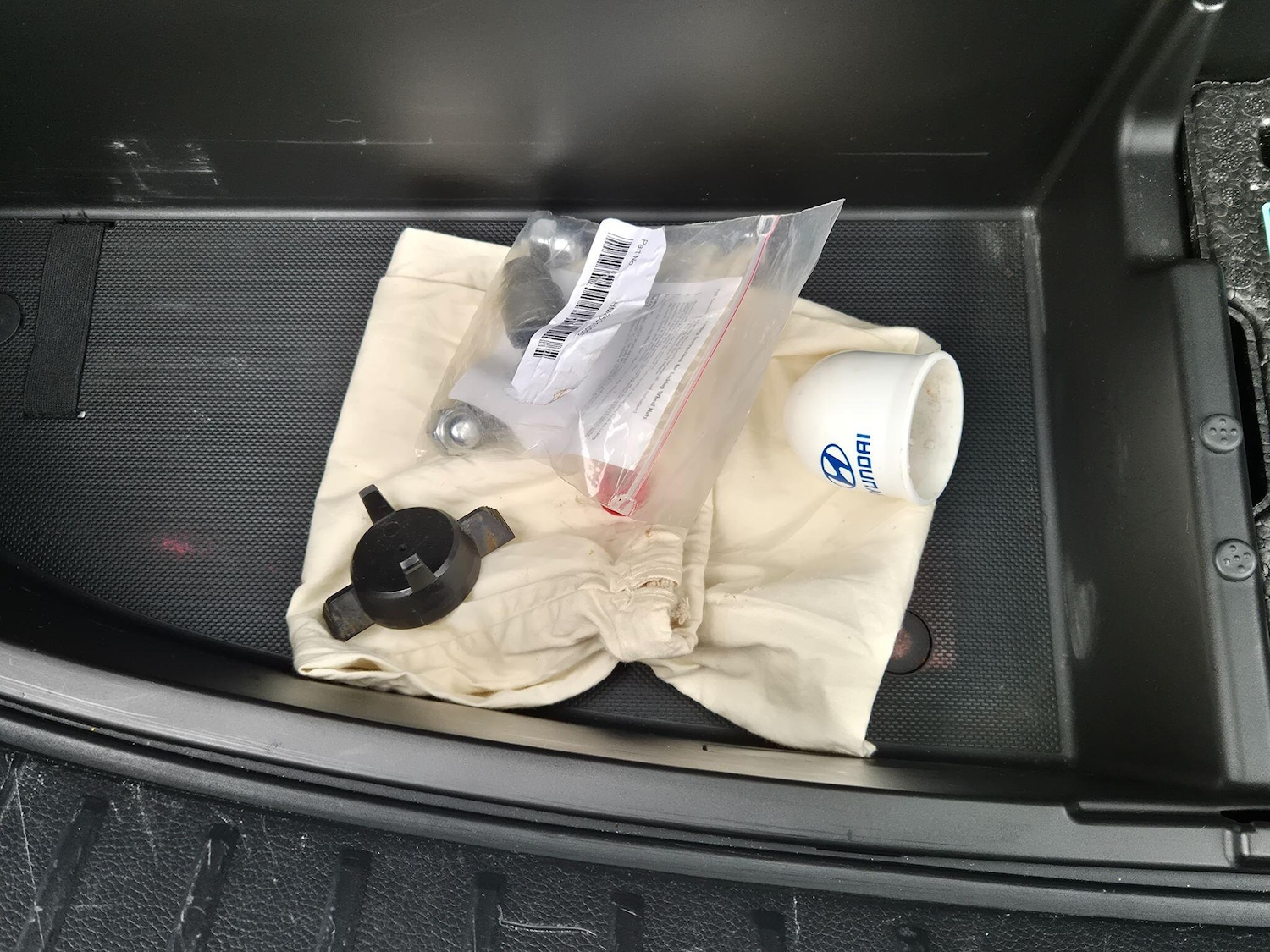 Used Hyundai Santa Fe 2017 for sale - 77376997: Photo 18