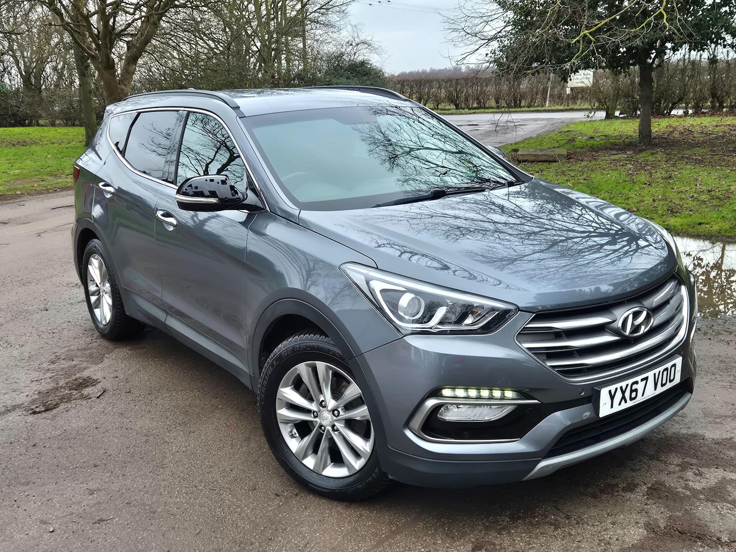 Used Hyundai Santa Fe 2017 for sale - 77376997: Photo 2