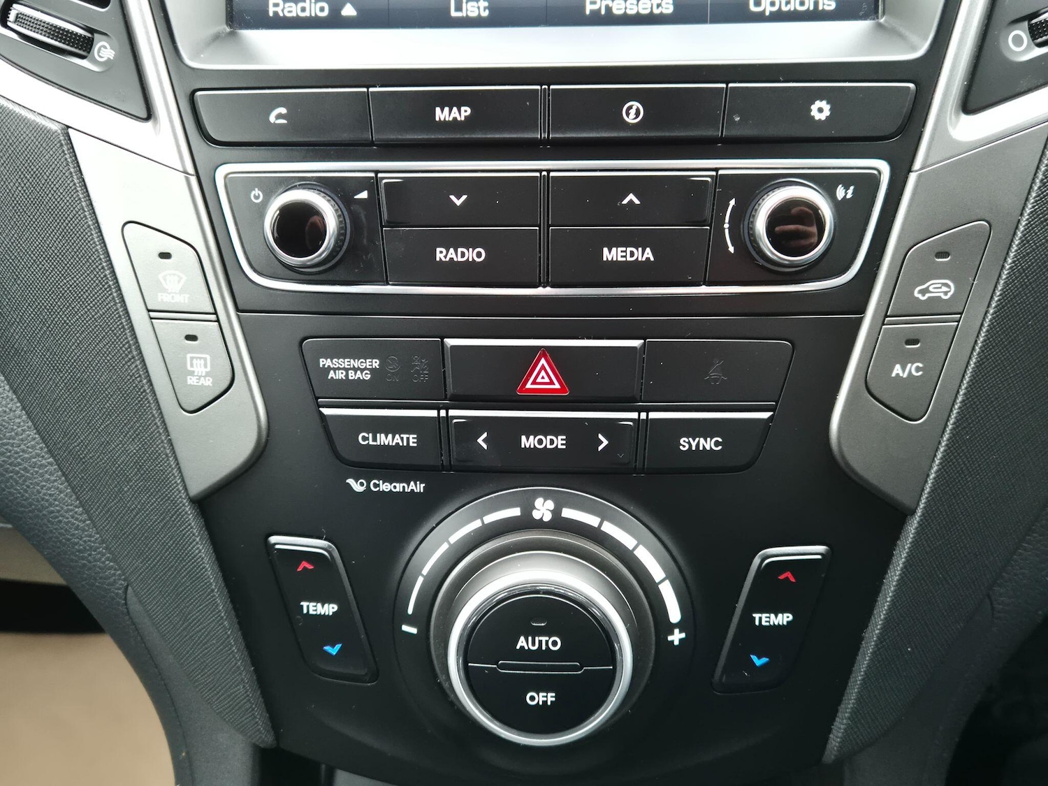 Used Hyundai Santa Fe 2017 for sale - 77376997: Photo 21