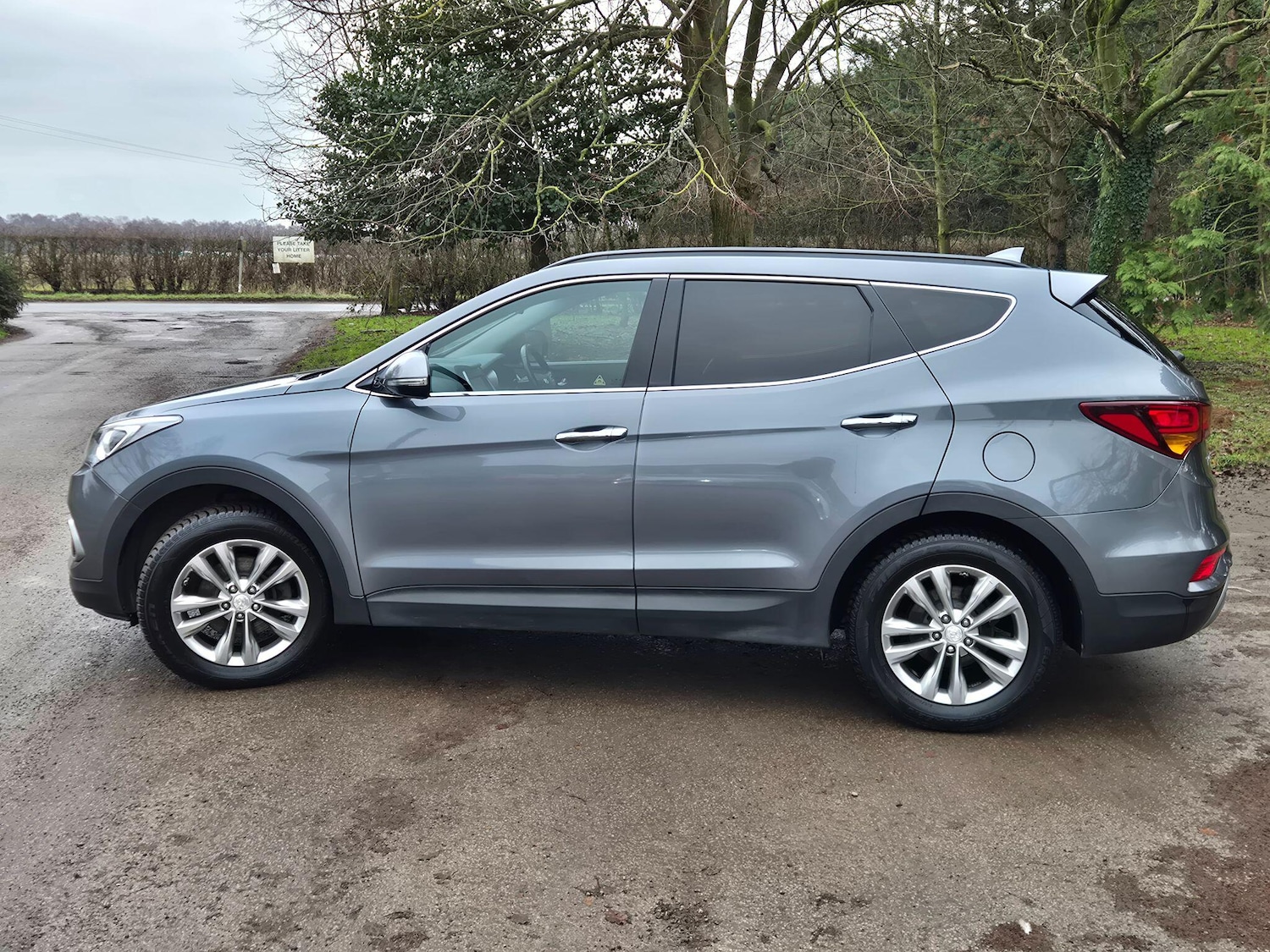 Used Hyundai Santa Fe 2017 for sale - 77376997: Photo 30