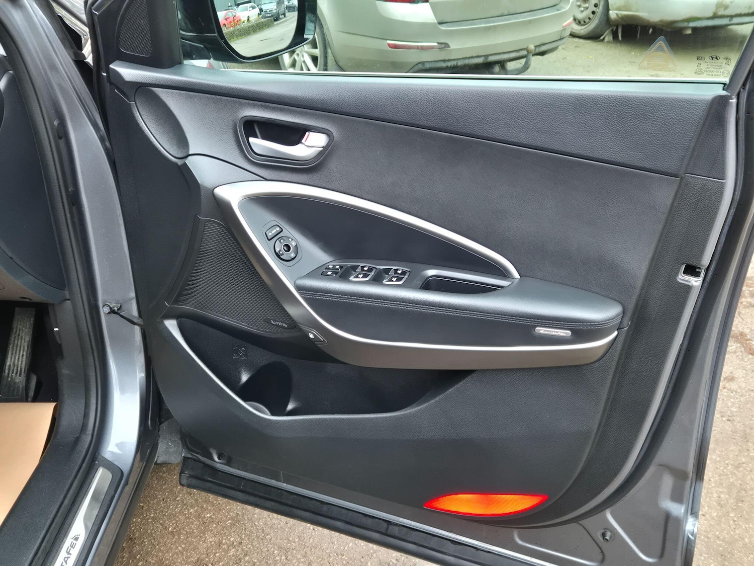 Used Hyundai Santa Fe 2017 for sale - 77376997: Photo 6