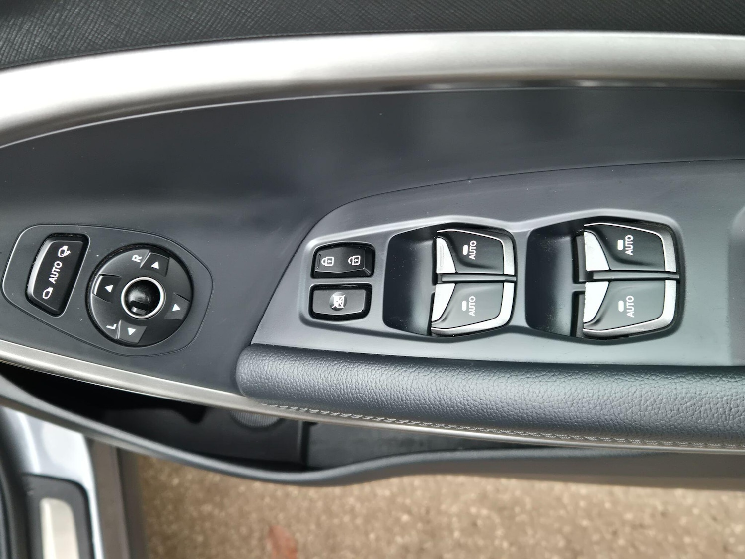 Used Hyundai Santa Fe 2017 for sale - 77376997: Photo 7