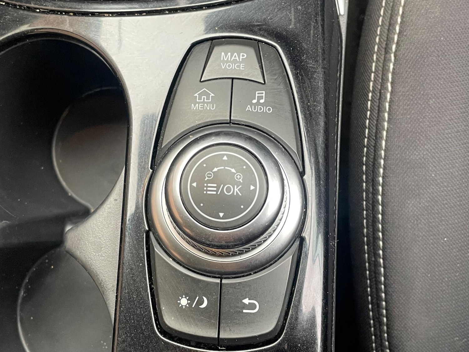 Used Infiniti Q30 2016 for sale - 76572309: Photo 24