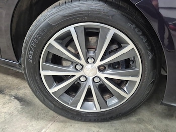 Used Peugeot 308 2015 for sale - 75318431: Photo