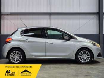 Used Peugeot 208 2015 for sale - 74887789: Photo