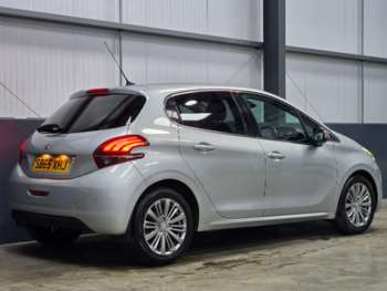 Used Peugeot 208 2015 for sale - 74887789: Photo