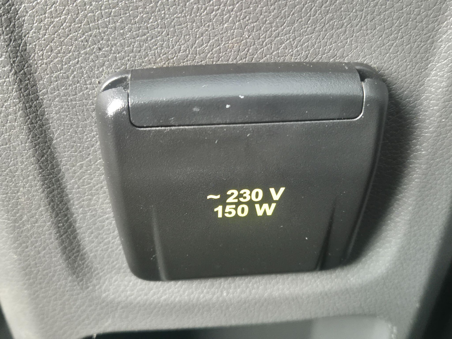 Used Ford Kuga 2010 for sale - 77143788: Photo 28