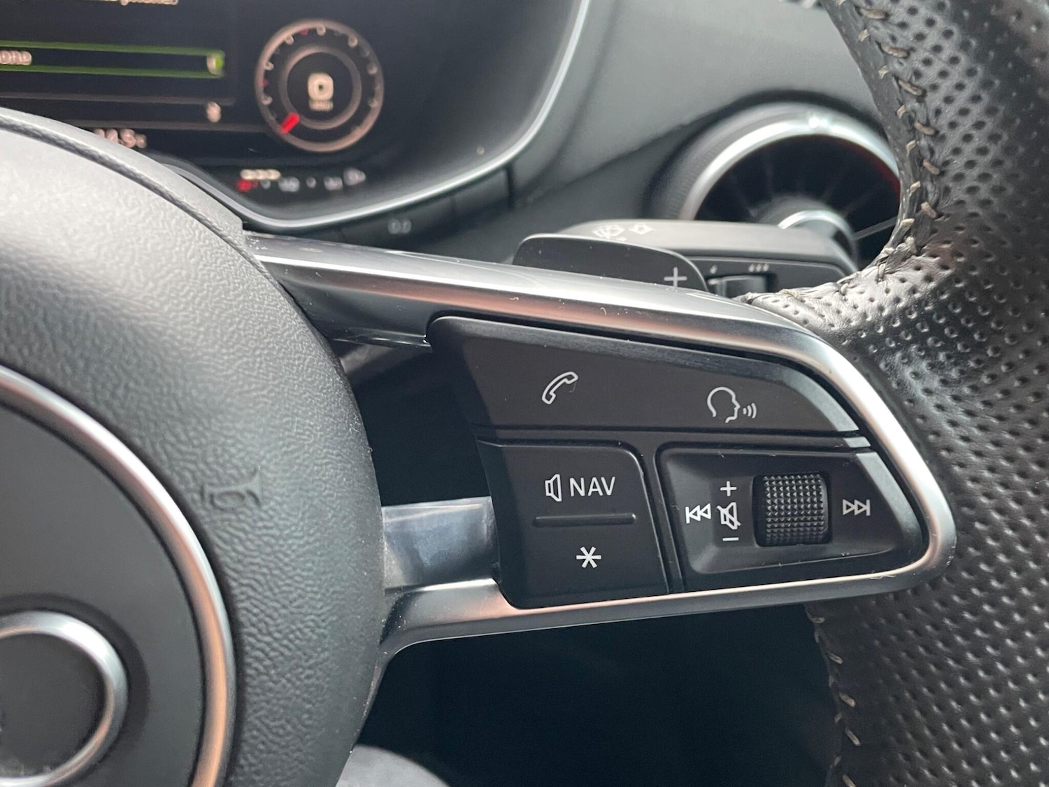 Used Audi TT 2014 for sale - 76715292: Photo 15