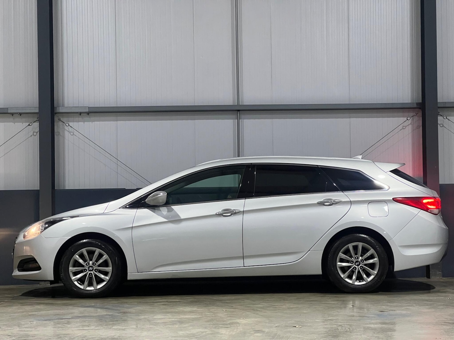 Used Hyundai i40 2015 for sale - 77970270: Photo 34