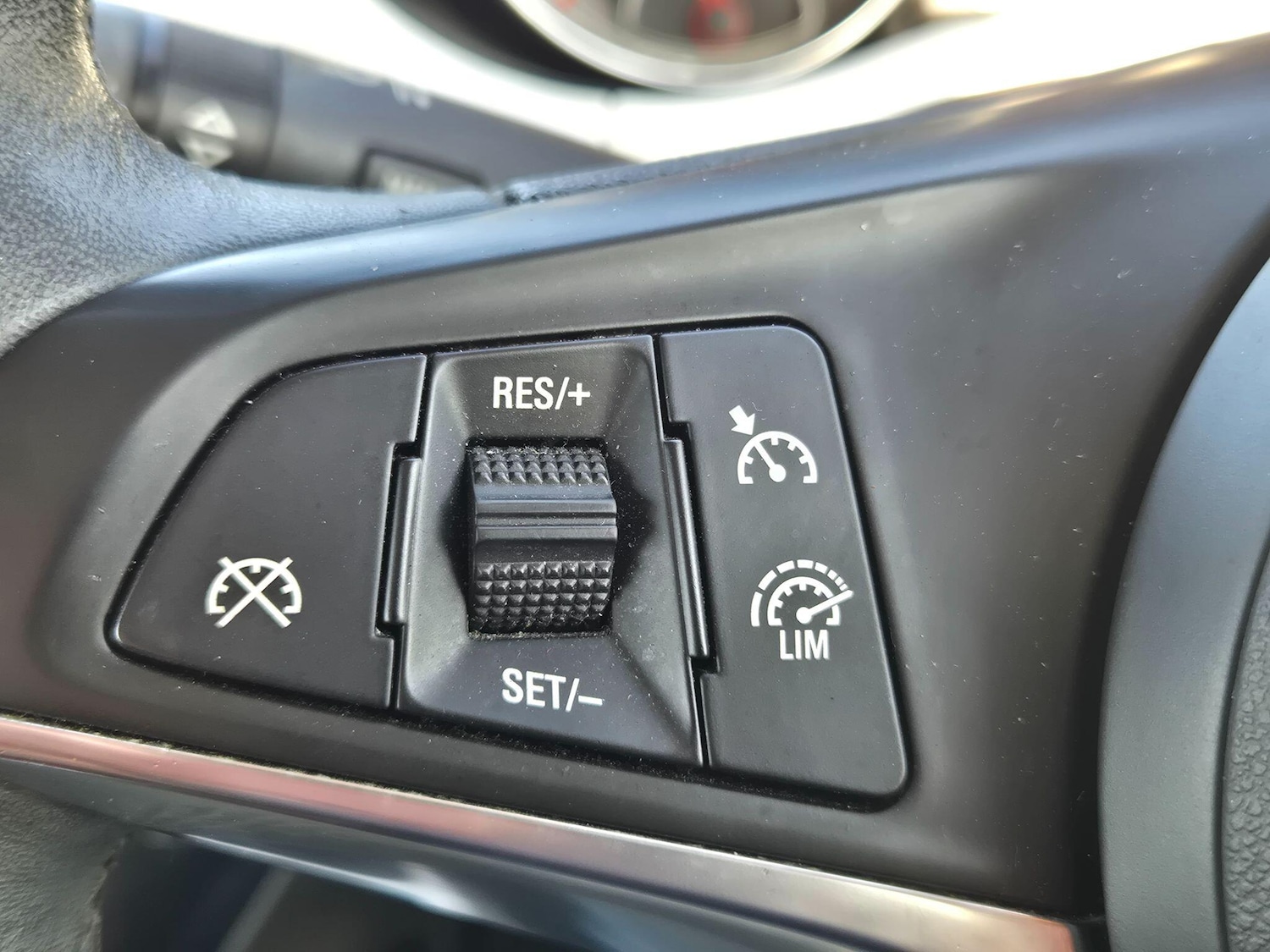 Used Vauxhall ADAM 2014 for sale - 78220162: Photo 24