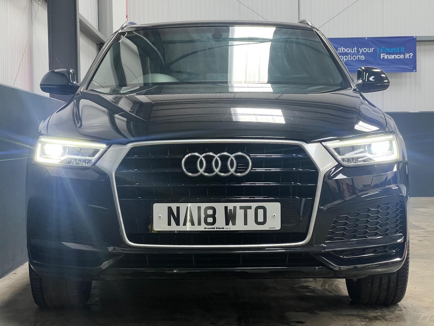 Used Audi Q3 2018 for sale - 76094946: Photo 2