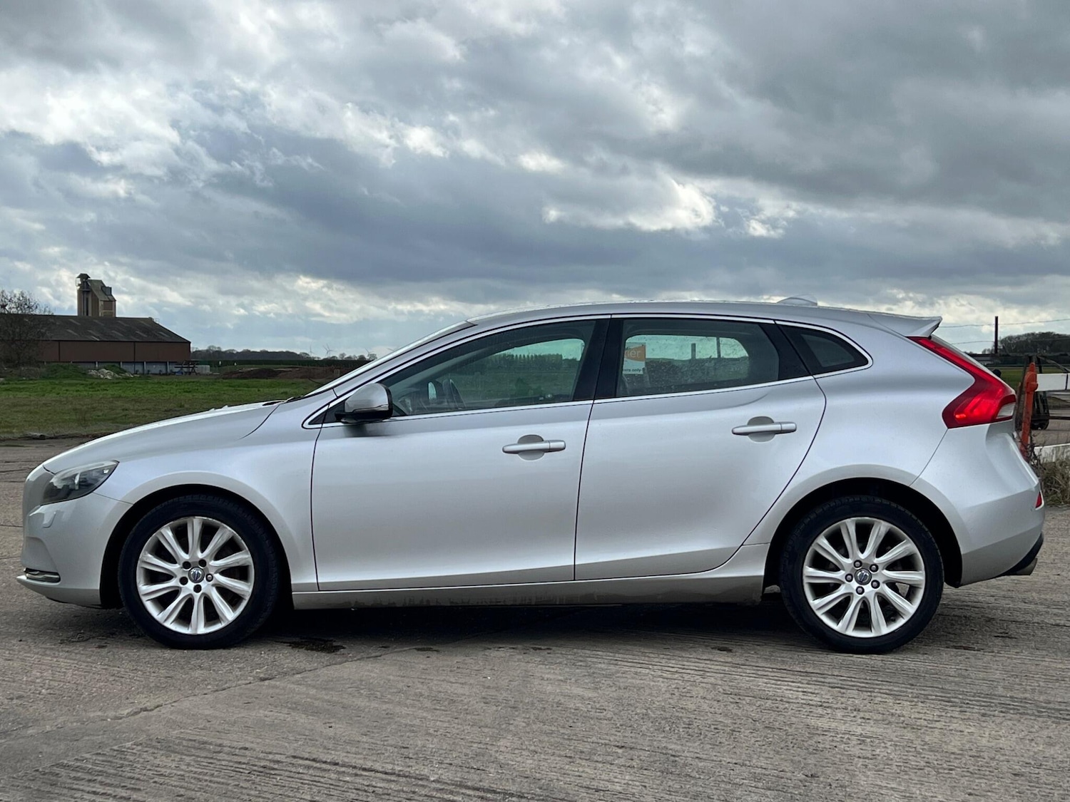 Used Volvo V40 for sale - 78135735: Photo 10