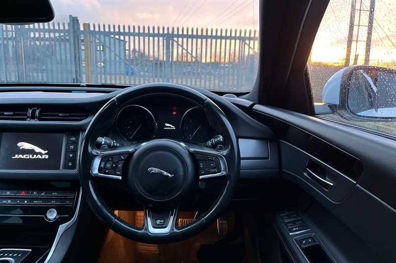 Used Jaguar XF 2016 for sale - 77307804: Photo 11