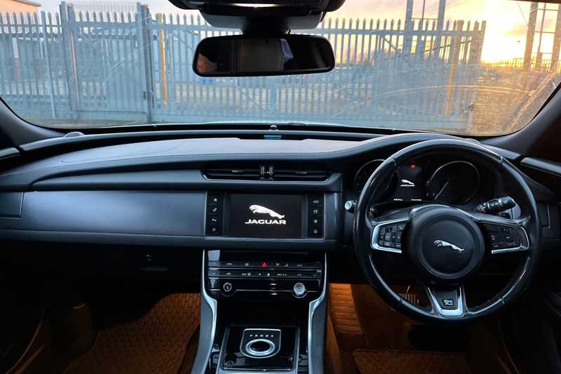 Used Jaguar XF 2016 for sale - 77307804: Photo 12