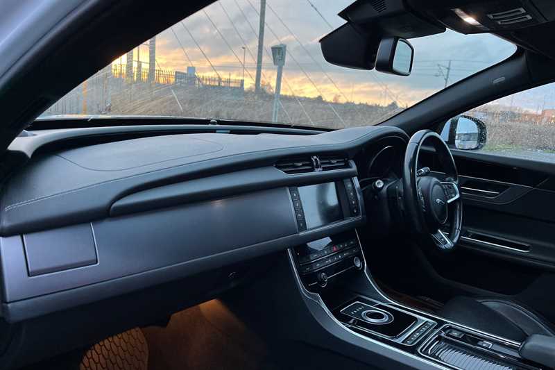 Used Jaguar XF 2016 for sale - 77307804: Photo 13