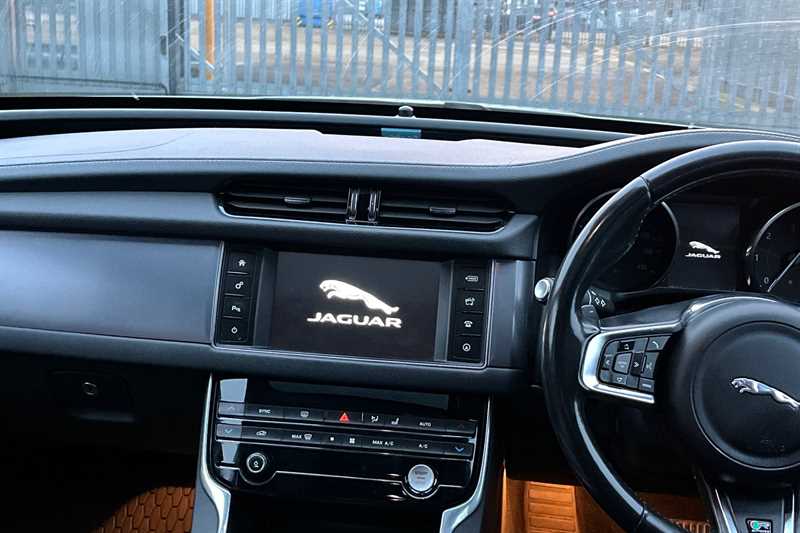 Used Jaguar XF 2016 for sale - 77307804: Photo 14