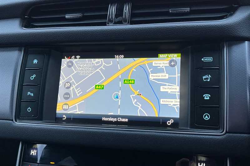 Used Jaguar XF 2016 for sale - 77307804: Photo 18