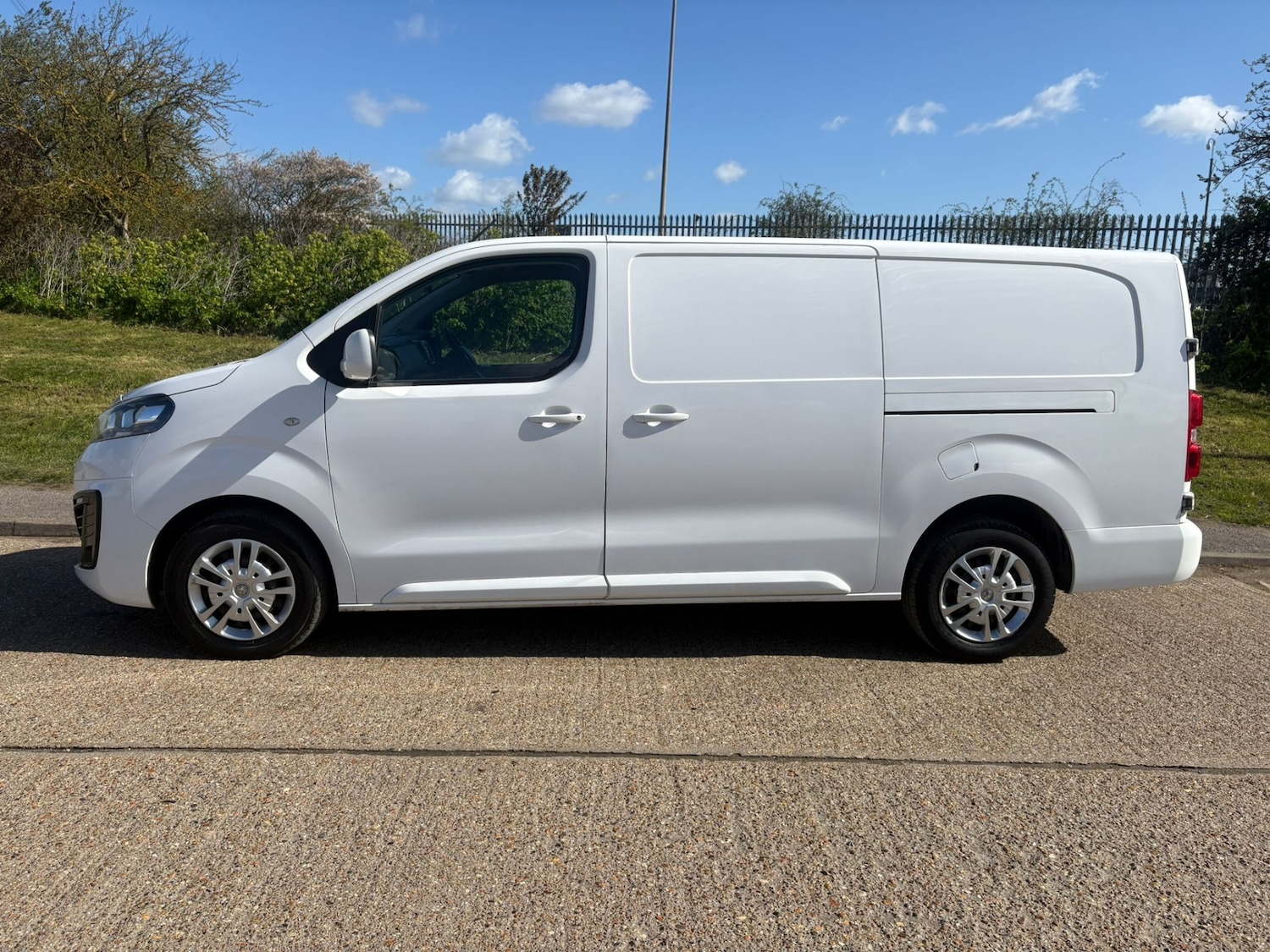 Used Vauxhall Vivaro 2021 for sale - 78055776: Photo 2