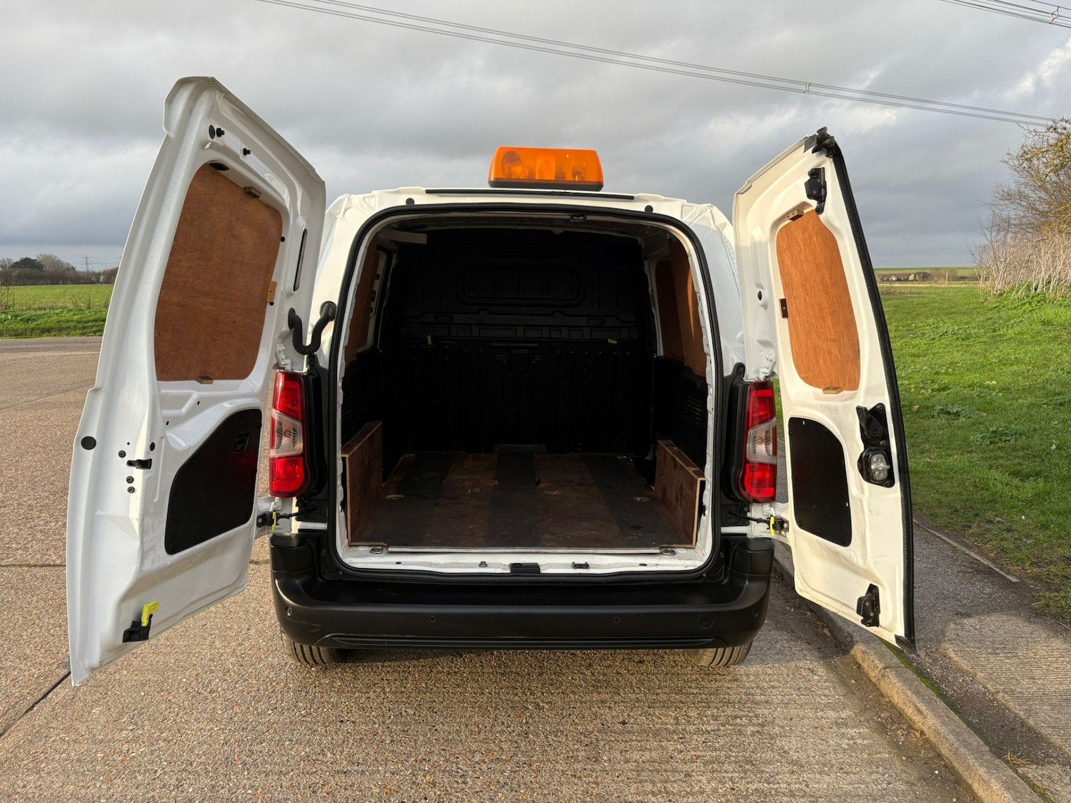 Used Peugeot Partner 2020 for sale - 77730530: Photo 9