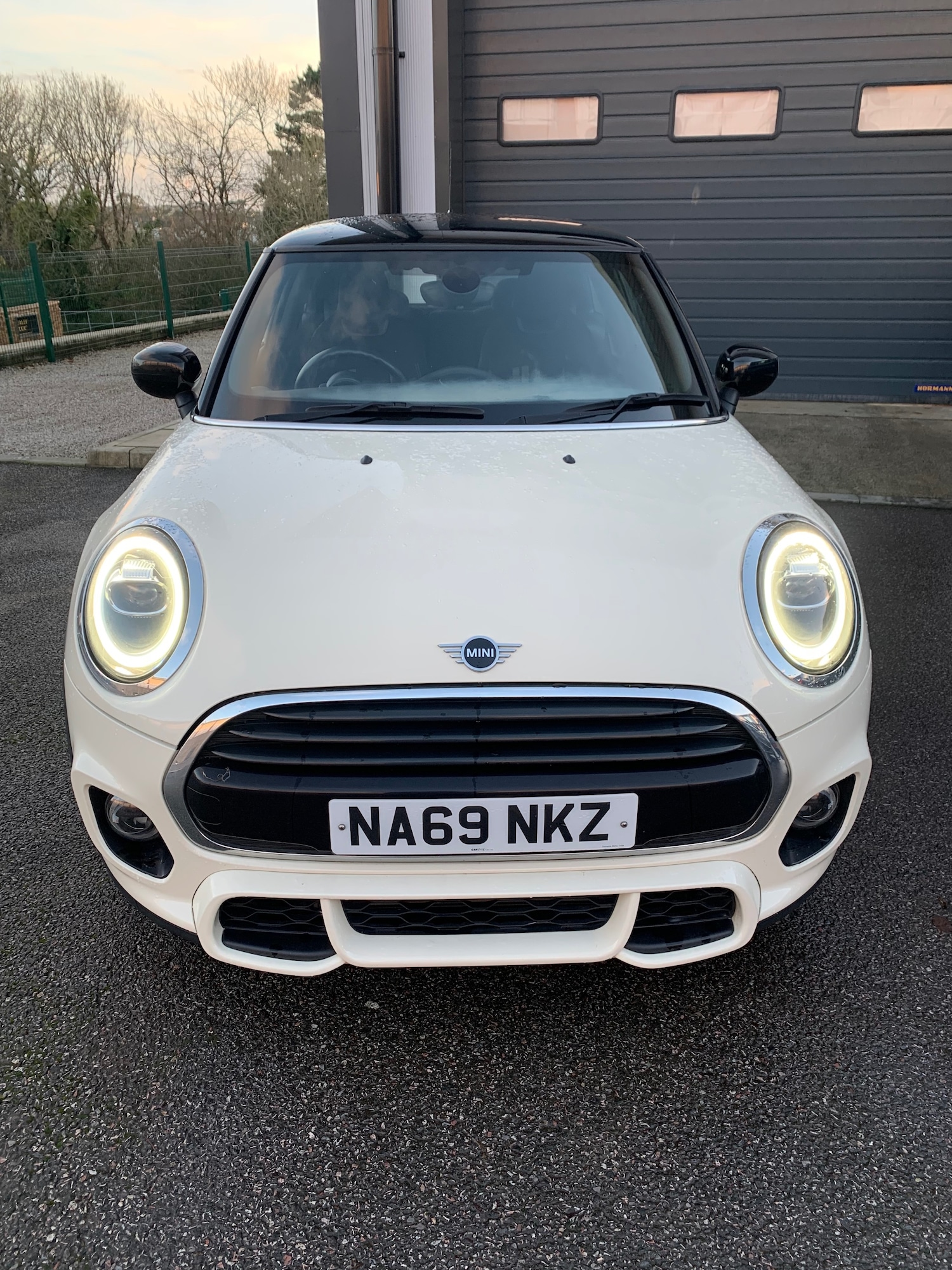 Used MINI Hatch 2019 for sale - 76931493: Photo 2