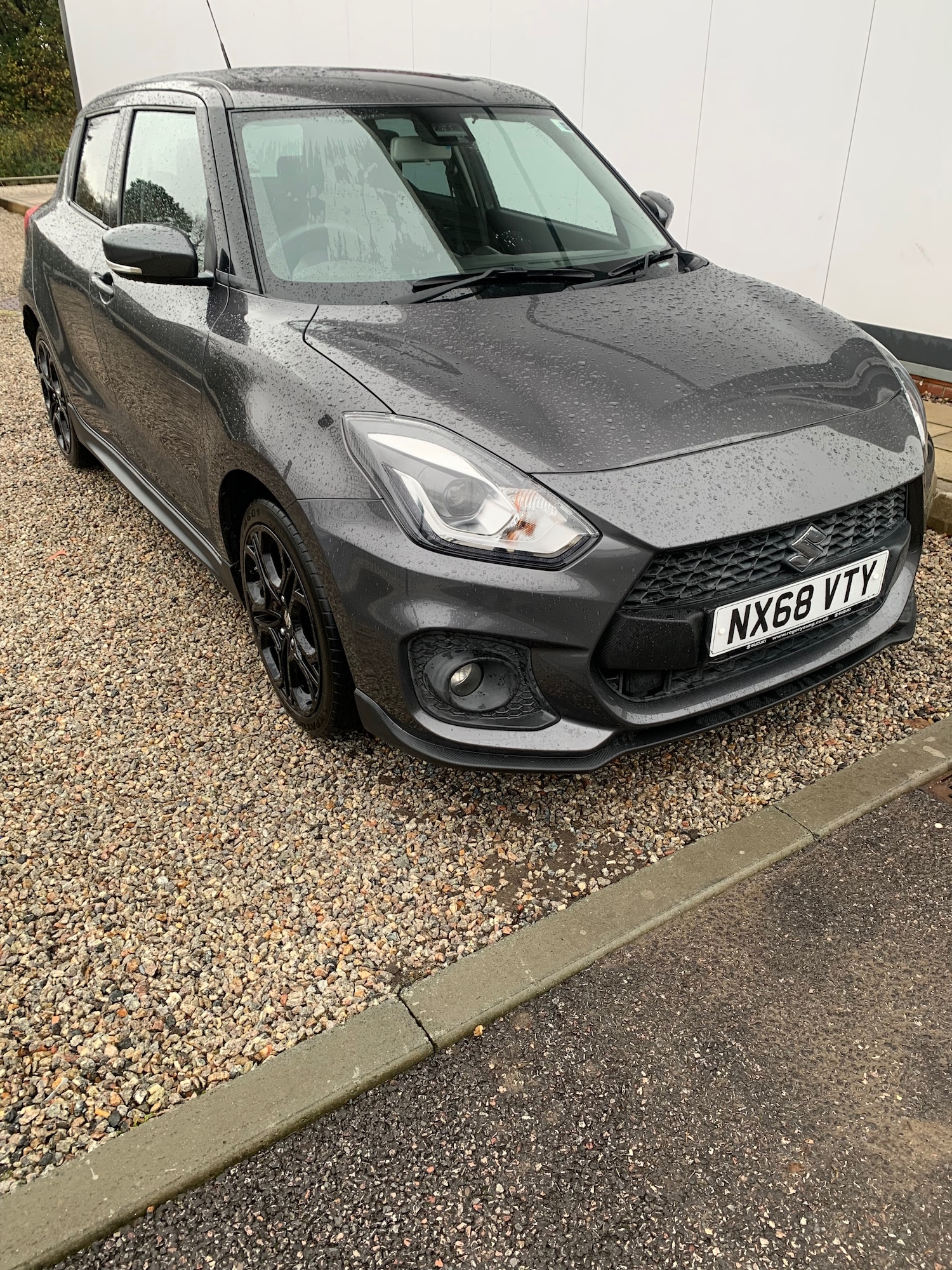Used Suzuki Swift 2018 for sale - 76578393: Photo 1