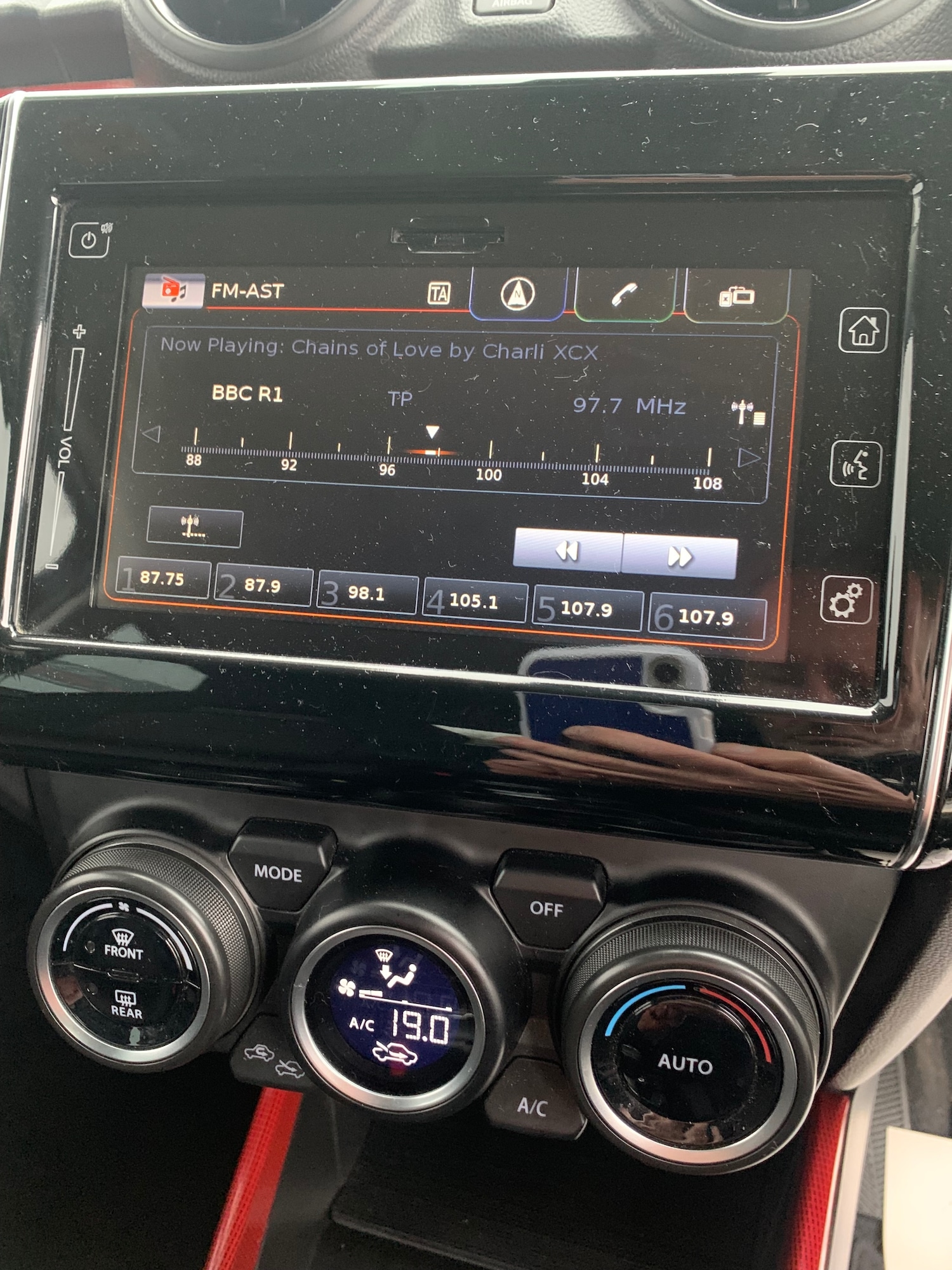 Used Suzuki Swift 2018 for sale - 76578393: Photo 18